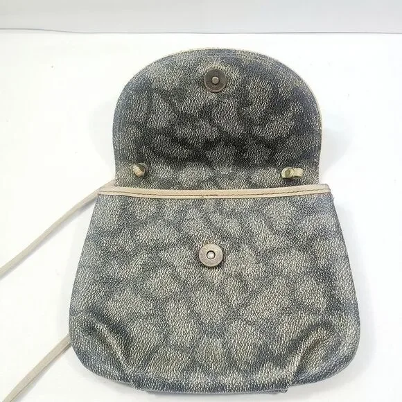 Yves Saint Laurent Leather Shoulder Bag - Picture 4 of 6